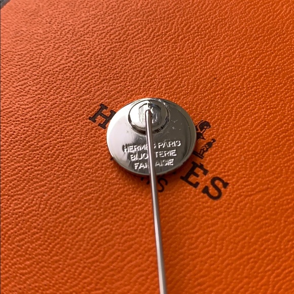 Hermes pin - Picture 3 of 3